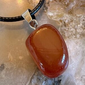 3186 Chic Polished Stone Pendant Necklace